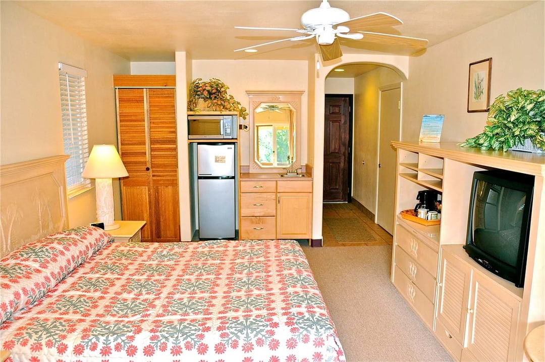 The West Inn Kauai An affordable, cozy inn located on the Sunny West